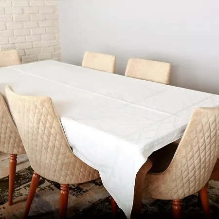 Lovely Flat With Shared Pool And Balcony In Mudanya דירה