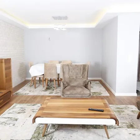 Lovely Flat With Shared Pool And Balcony In Mudanya * בורסה